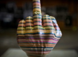arm-middle-finger